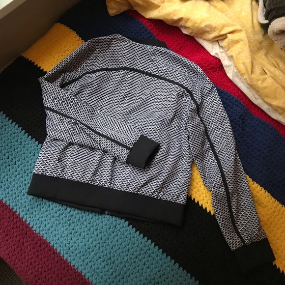 Lululemon Bomber Jacket - Picture 4 of 10